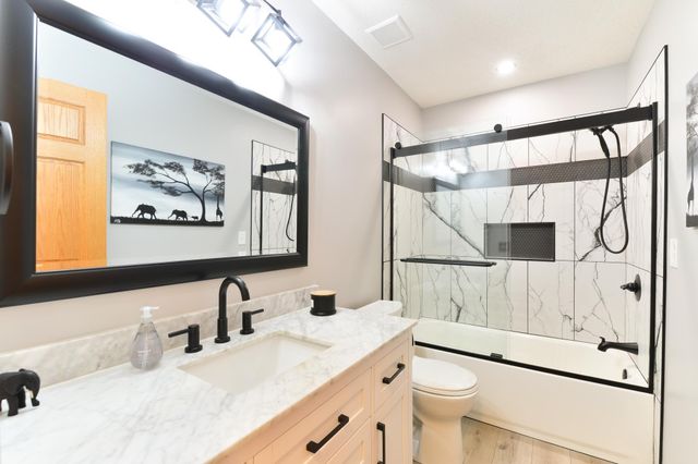 17400 Barrington Court, Minnetonka, MN 55345