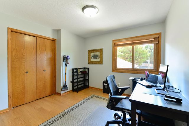 17400 Barrington Court, Minnetonka, MN 55345
