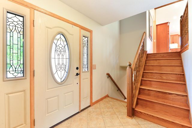 17400 Barrington Court, Minnetonka, MN 55345