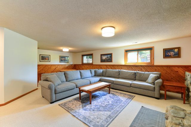 17400 Barrington Court, Minnetonka, MN 55345