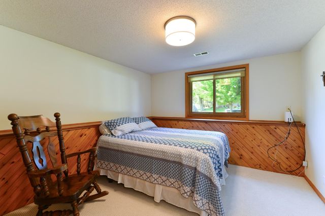 17400 Barrington Court, Minnetonka, MN 55345