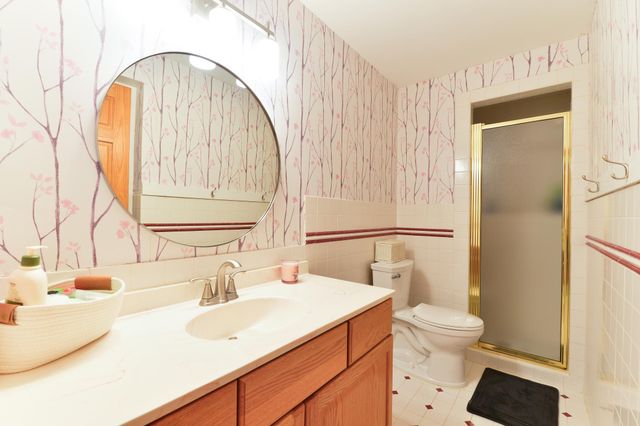 17400 Barrington Court, Minnetonka, MN 55345
