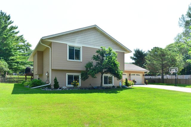 17400 Barrington Court, Minnetonka, MN 55345