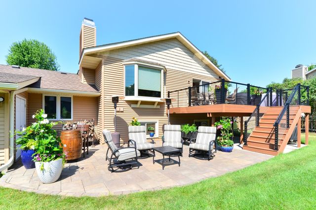 17400 Barrington Court, Minnetonka, MN 55345