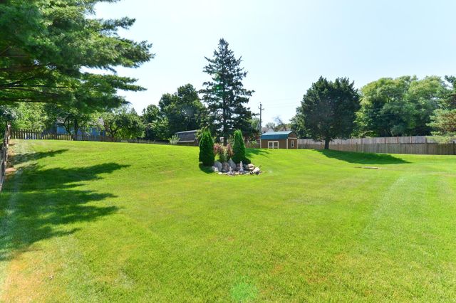17400 Barrington Court, Minnetonka, MN 55345