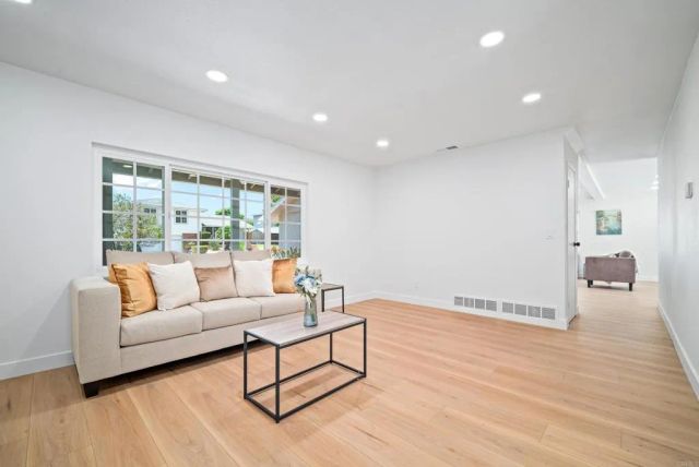 7043 Bobhird Drive, San Diego, CA 92119
