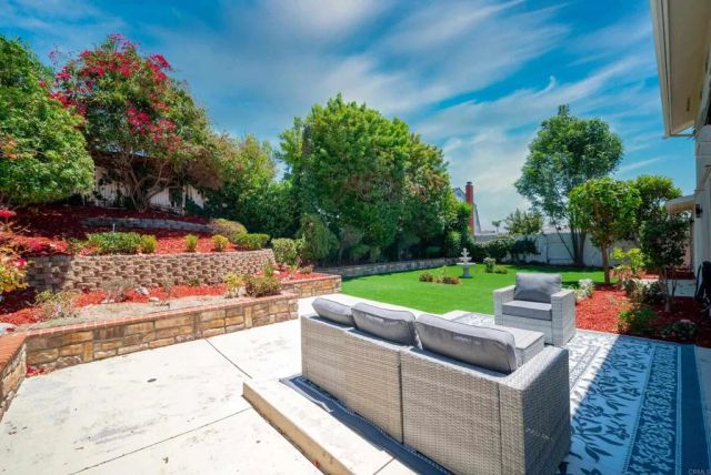 7043 Bobhird Drive, San Diego, CA 92119