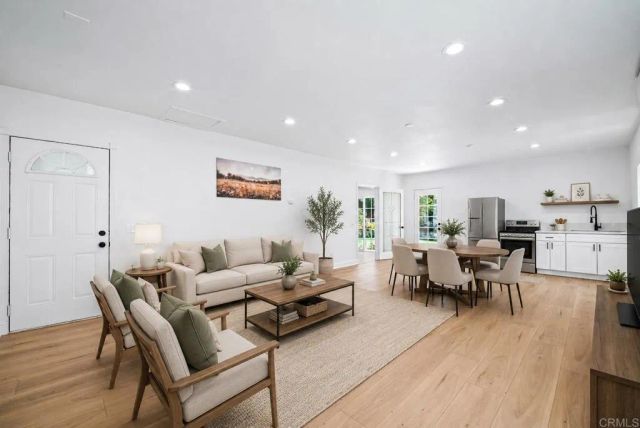 7043 Bobhird Drive, San Diego, CA 92119