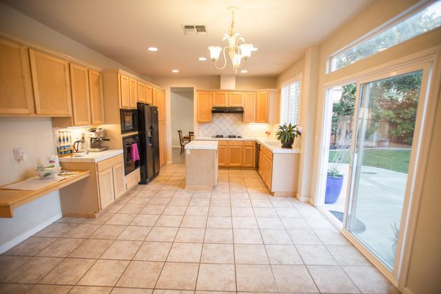 5136 Bessemer Way, Sacramento, CA 95835