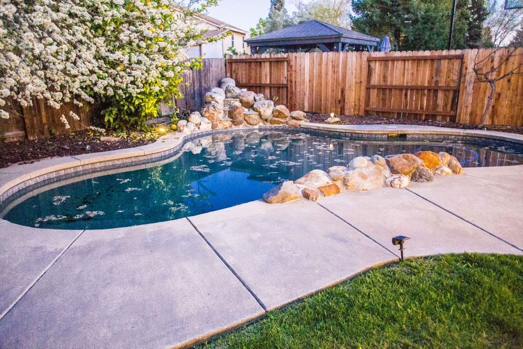 5136 Bessemer Way, Sacramento, CA 95835