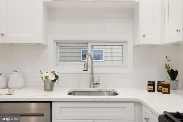 283 WARD AVE, Bordentown, NJ 08505