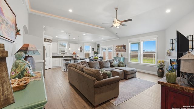 164 Turnberry, La Vernia, TX 78121