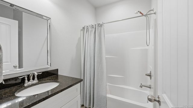 164 Turnberry, La Vernia, TX 78121