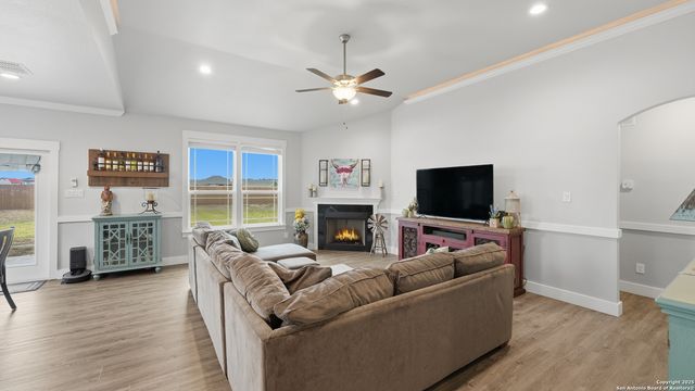 164 Turnberry, La Vernia, TX 78121