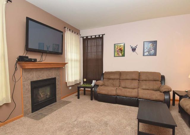 206 W PARK Avenue D, Sugar Grove, IL 60554