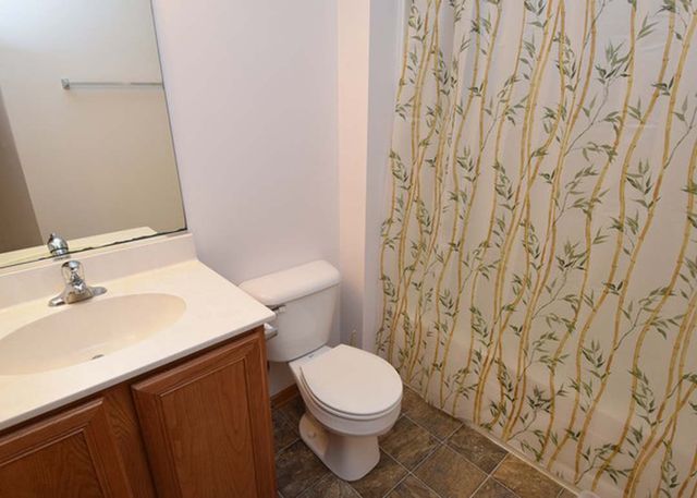 206 W PARK Avenue D, Sugar Grove, IL 60554