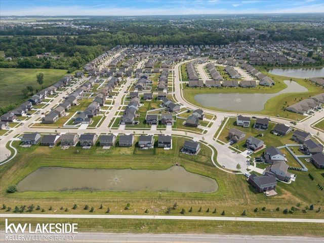 23732 Shadow Woods Avenue, Macomb Twp, MI 48042