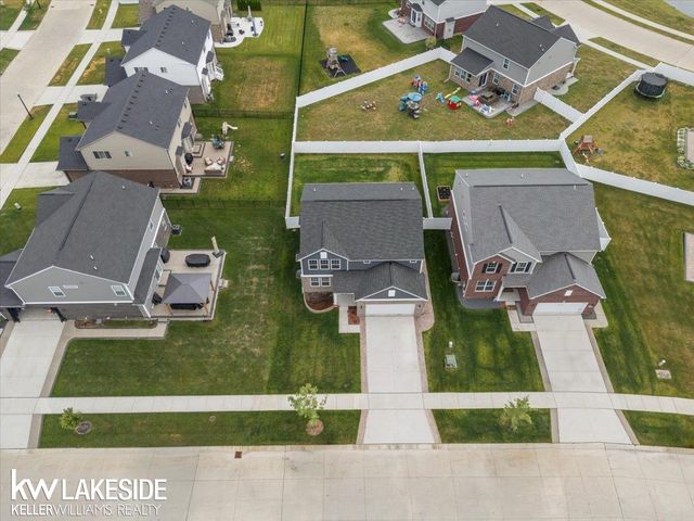 23732 Shadow Woods Avenue, Macomb Twp, MI 48042