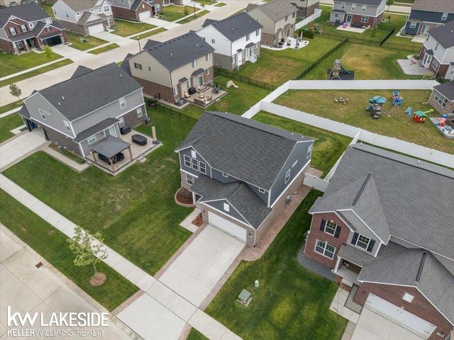 23732 Shadow Woods Avenue, Macomb Twp, MI 48042