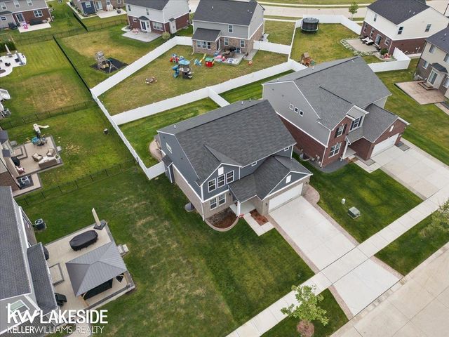 23732 Shadow Woods Avenue, Macomb Twp, MI 48042