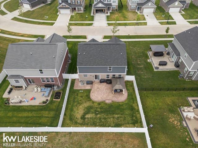 23732 Shadow Woods Avenue, Macomb Twp, MI 48042