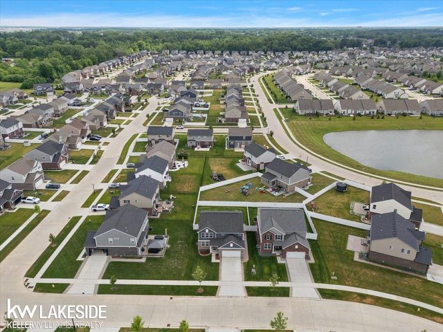 23732 Shadow Woods Avenue, Macomb Twp, MI 48042