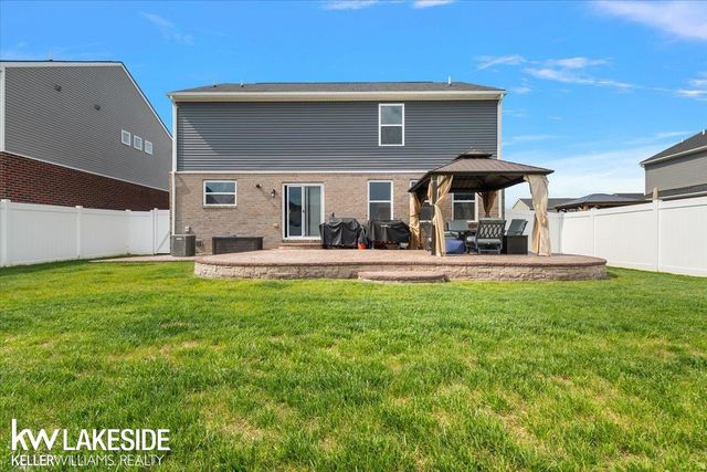 23732 Shadow Woods Avenue, Macomb Twp, MI 48042