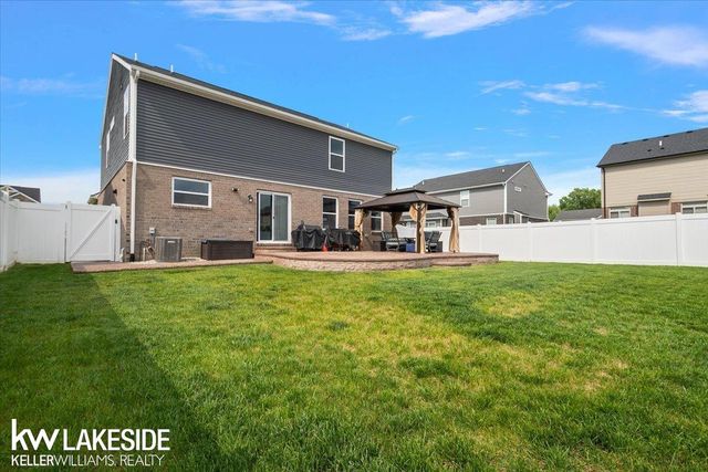 23732 Shadow Woods Avenue, Macomb Twp, MI 48042