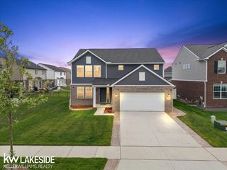 23732 Shadow Woods Avenue, Macomb Twp, MI 48042