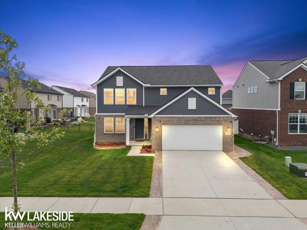 23732 Shadow Woods Avenue, Macomb Twp, MI 48042