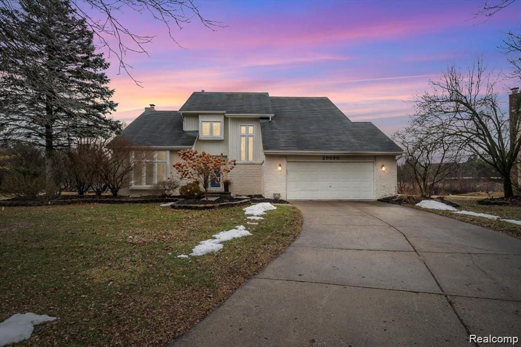 29690 Canterbury Court, Farmington Hills, MI 48331