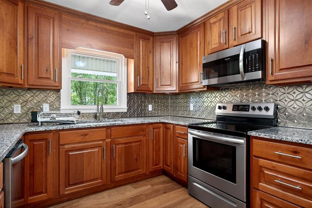 214 Boyd Creek Rd, Sparta, TN 38583