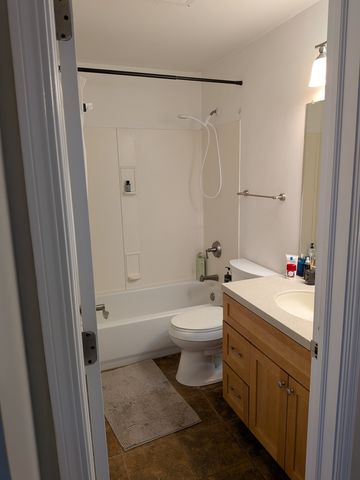 1725 S Washington Street 1725, Naperville, IL 60565