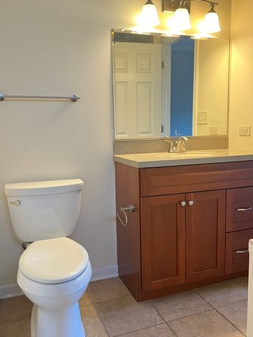 1725 S Washington Street 1725, Naperville, IL 60565