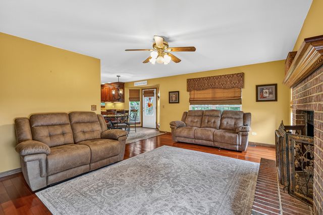 5205 Brookshire Estates Drive, Plainfield, IL 60586