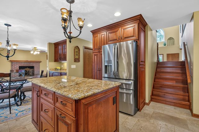 5205 Brookshire Estates Drive, Plainfield, IL 60586