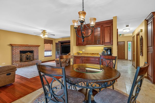 5205 Brookshire Estates Drive, Plainfield, IL 60586