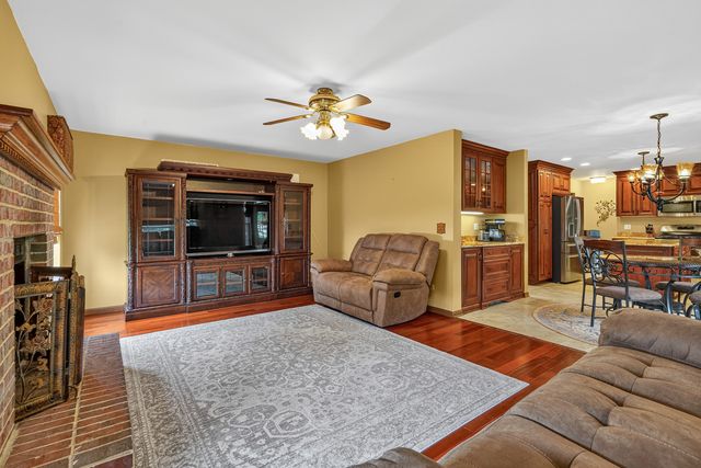 5205 Brookshire Estates Drive, Plainfield, IL 60586
