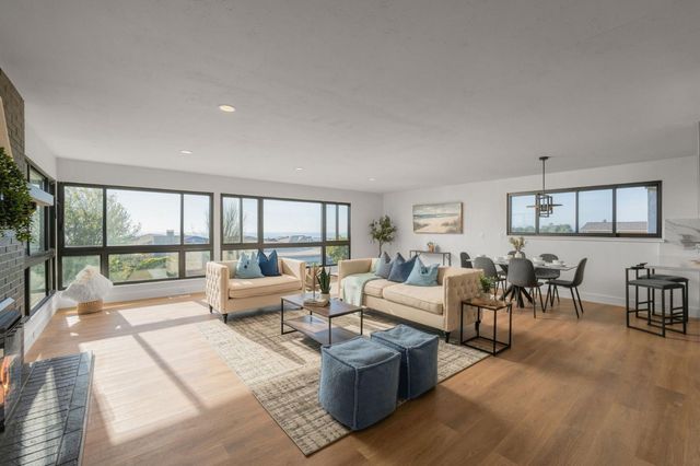 295 Edgewood Drive, Pacifica, CA 94044