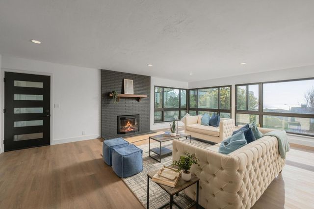 295 Edgewood Drive, Pacifica, CA 94044