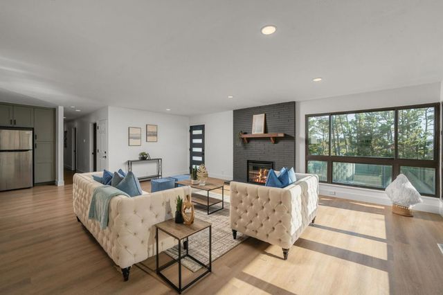 295 Edgewood Drive, Pacifica, CA 94044