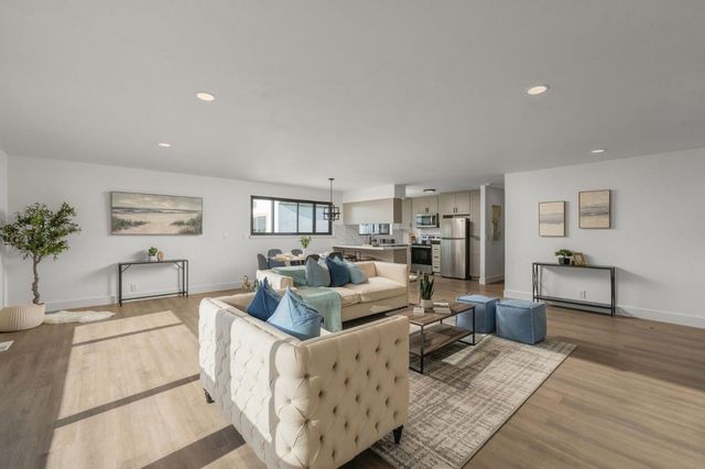 295 Edgewood Drive, Pacifica, CA 94044