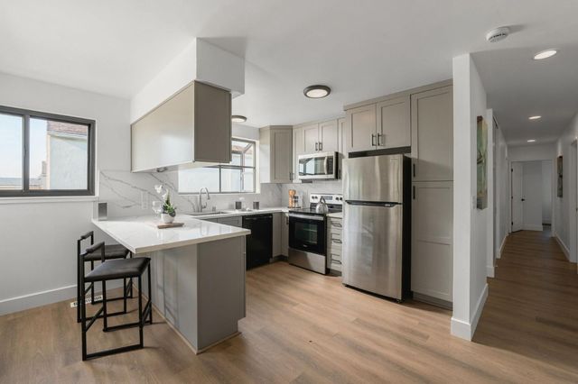295 Edgewood Drive, Pacifica, CA 94044