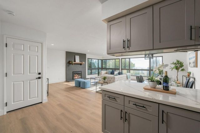 295 Edgewood Drive, Pacifica, CA 94044