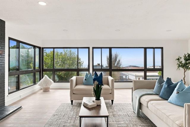 295 Edgewood Drive, Pacifica, CA 94044