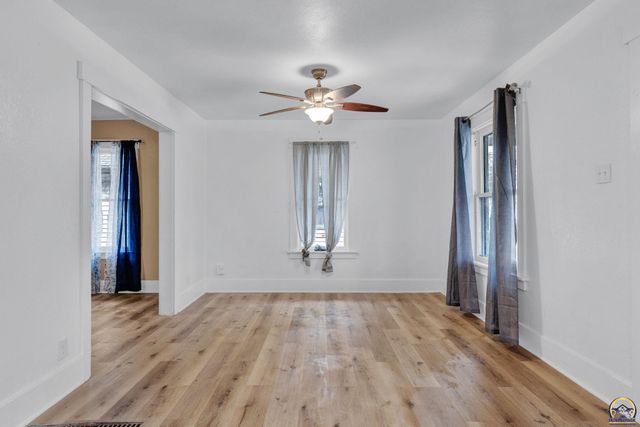 2016 SW 12th ST, Topeka, KS 66604