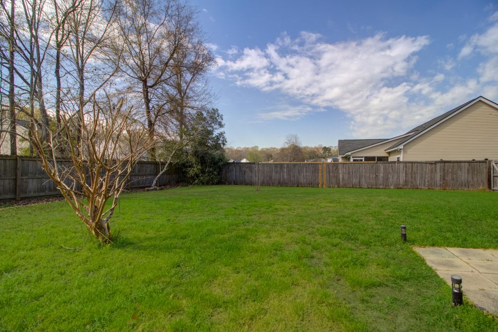 Image 17 of property listing at 325 Slow Mill Drive, Goose Creek, SC 29445