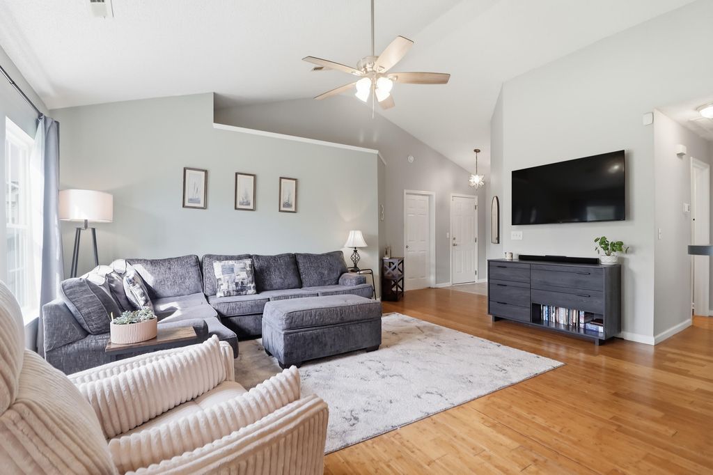 Image 4 of property listing at 325 Slow Mill Drive, Goose Creek, SC 29445