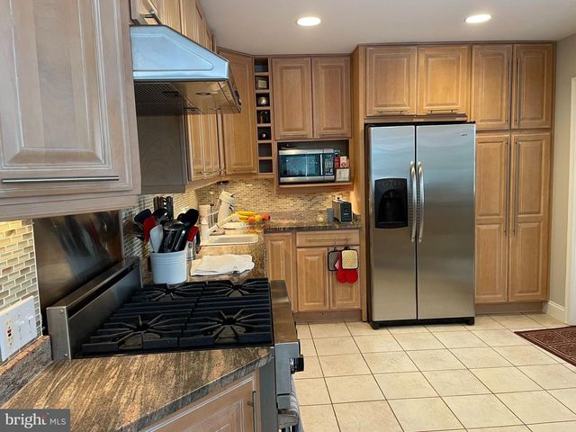 2809 N UNDERWOOD ST, Arlington, VA 22213