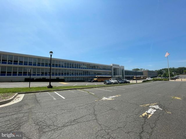 2809 N UNDERWOOD ST, Arlington, VA 22213